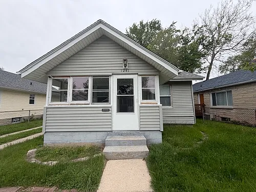 1241 Bissell St Photo 1
