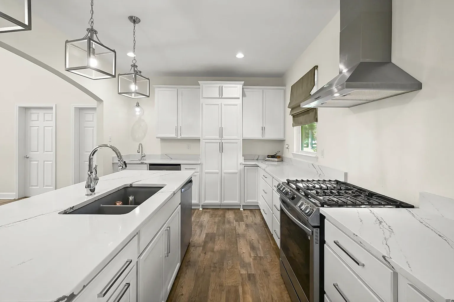 3 bed, 2.5 bath, 1950 sqft, $2,600 — Photo 4