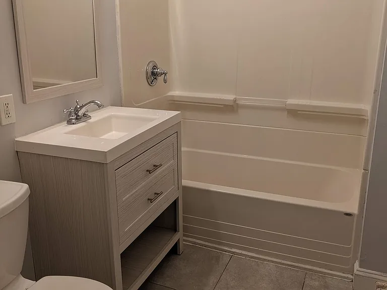 150 Washington St #2 — Photo 8