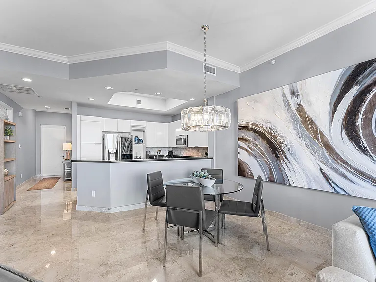 2640 Lake Shore Dr #2215 — Photo 9