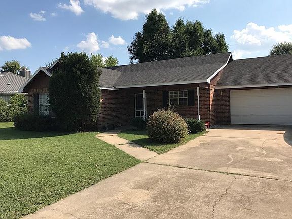 2nd image of 206 Glenwood Pl