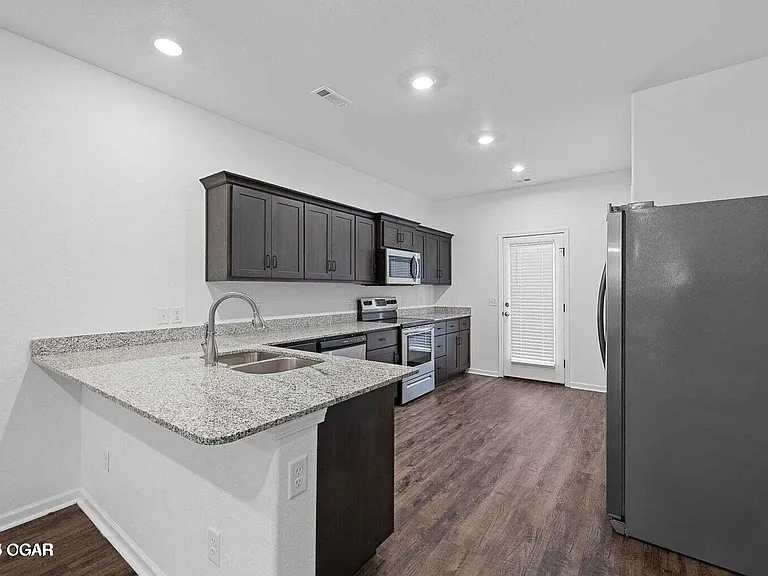 609 Short Leaf Ln — Photo 6
