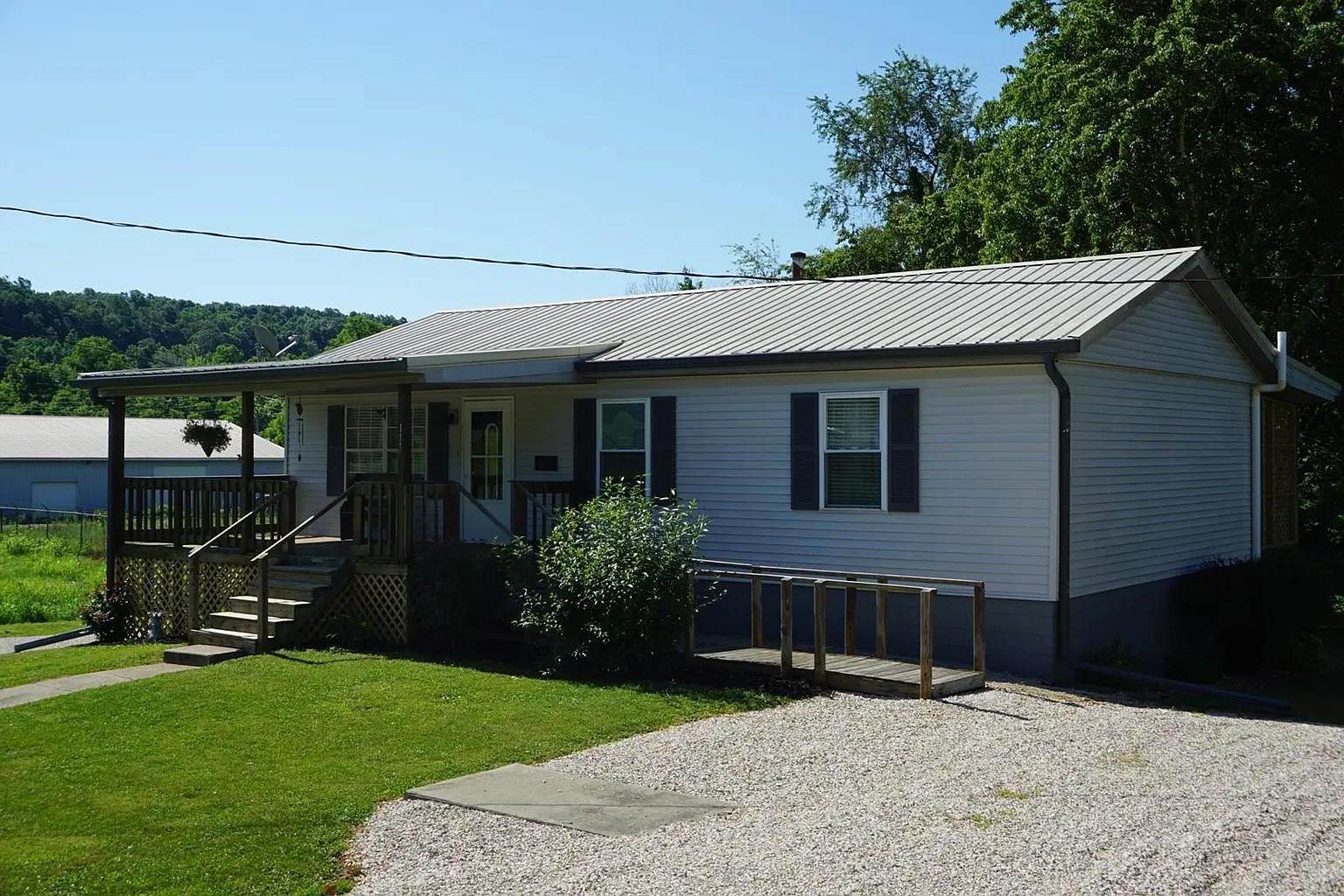 117 W Bernadine Dr photo 1