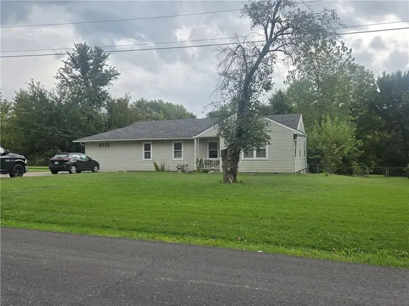 8721 Elm Ave, Kansas City, MO 64138