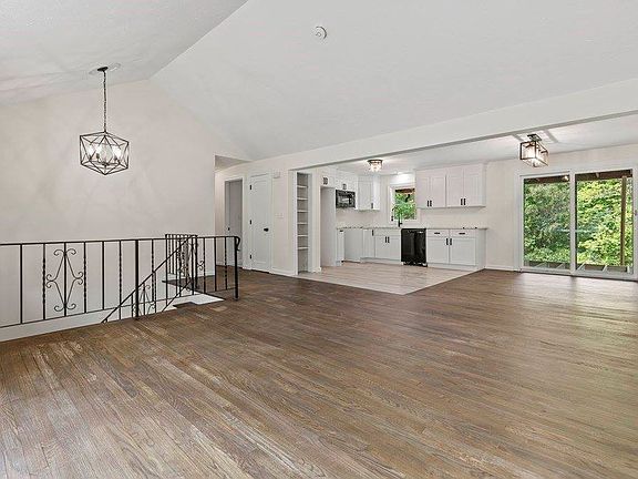 5th image of 12 Barrows Ct