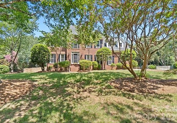 3rd image of 2328 Howerton Ct