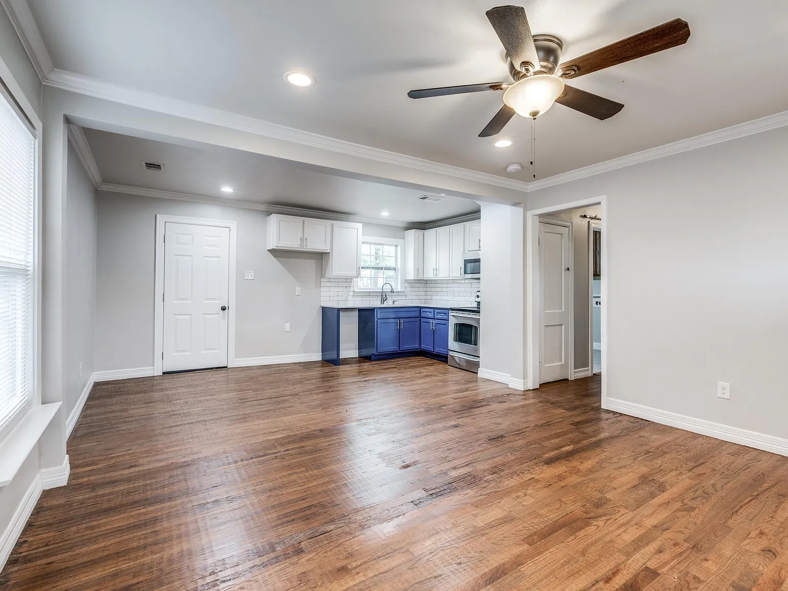3 bed, 920 sqft, $1,895 — Photo 4
