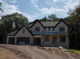 10380 Mallard Dr, Chaska, MN 55318
