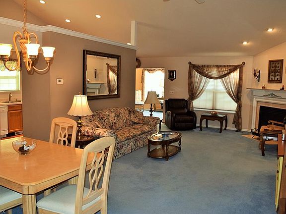 3rd image of 200 Heather Ln #57