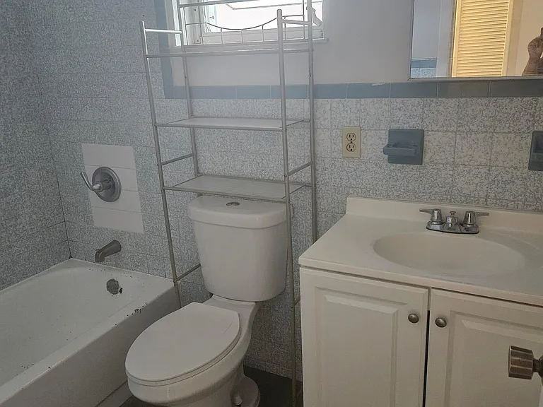 2938 SW 36th Ct #4 — Photo 4