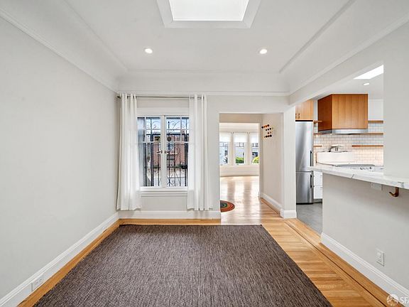 5th image of 363 Monticello St