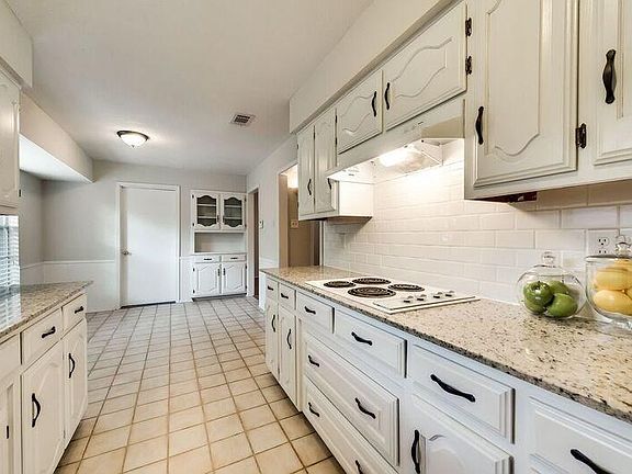 4th image of 1108 Gracelane Dr
