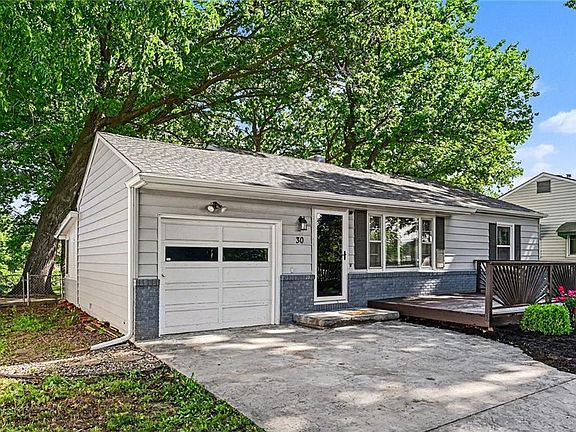 3rd image of 30 S Village Dr