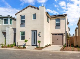 1491 Pioneer Ln, Clovis, CA