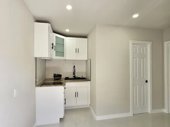 8964 SW 27th St, Miami, FL 33165