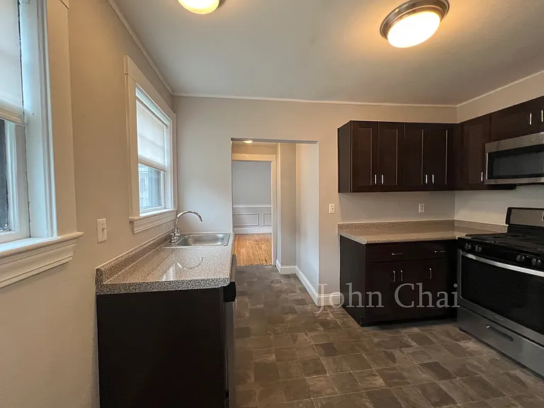 136 Arlington St #1 — Photo 9