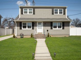 3551 Mallard Rd, Levittown, NY 11756