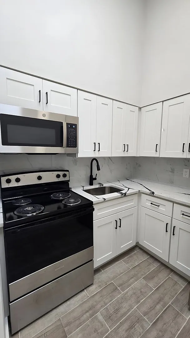 20 Broad Ave. — Photo 1
