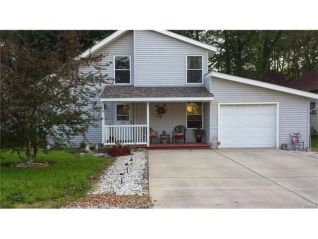 1316 Sandalwood Dr photo 1