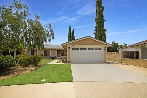 2380 Bryson Pl Photo 1