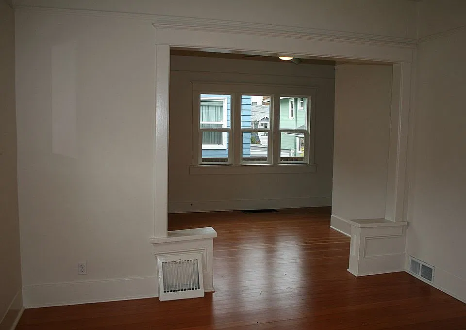 Building Photo 4