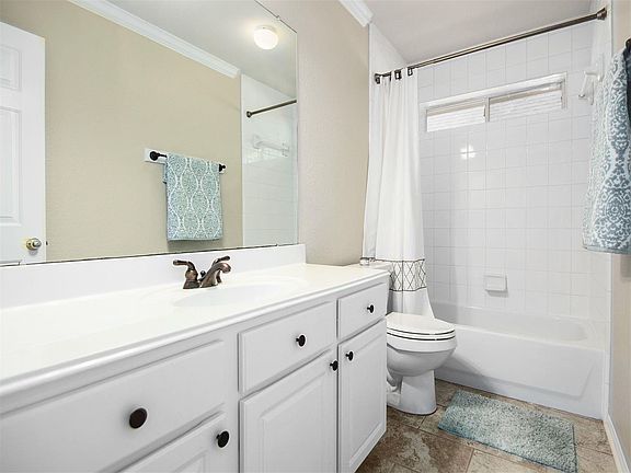 4th image of 3522 Glenhill Dr