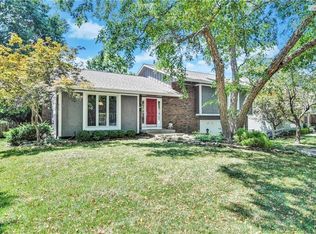 10515 W 99th St, Overland Park, KS 66214
