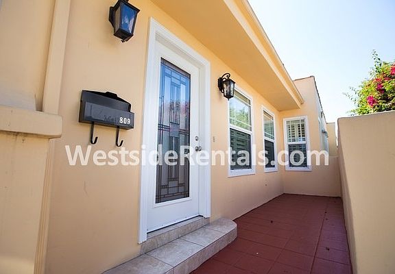 2nd image of 809 N Gardner St