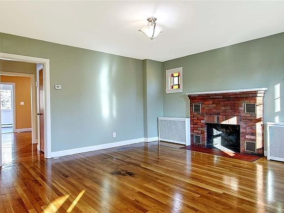 4th image of 66 Tyndall Ave
