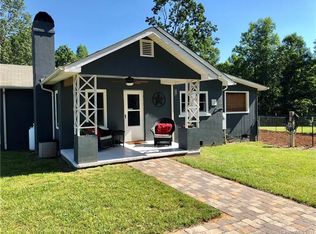 30 Rosemary Ln, Tryon, NC 28782