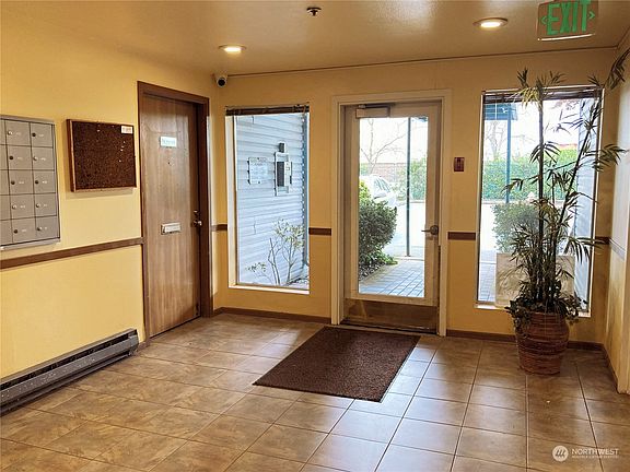 3rd image of 1522 NE 175th Street #401