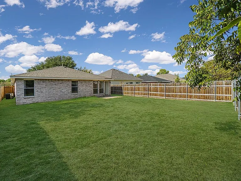 121 Shenandoah Trl — Photo 26