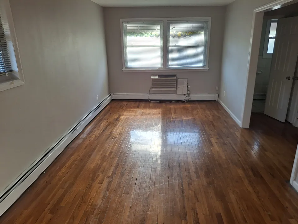 3906 Murdock Ave #2