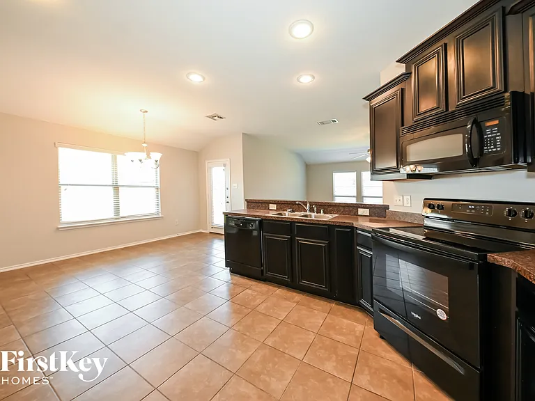 202 Patriot Pkwy — Photo 6