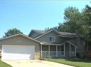 332 Driftwood Ct, Rose Hill, KS 67133