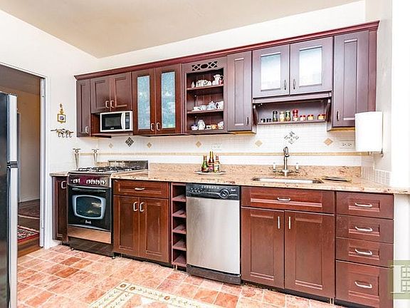 4th image of 2621 Palisade Ave APT 14L