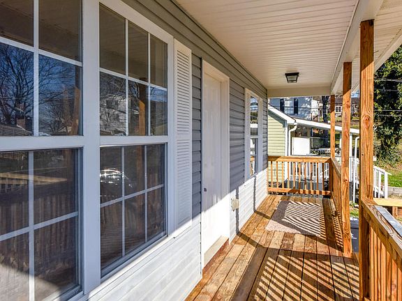 3rd image of 5119 Woodglen Dr