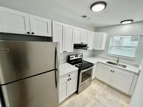 Lighthouse Points Apartments, 2813 NE 27th St APT 4, Lighthouse Point, FL 33064