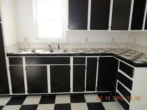 4th image of 5476 Heathdale Ave