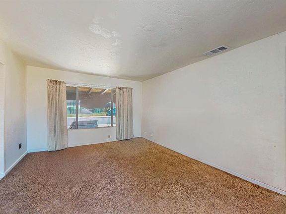 3rd image of 910 7th St