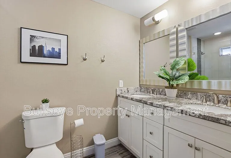 4607 N 82nd St — Photo 22