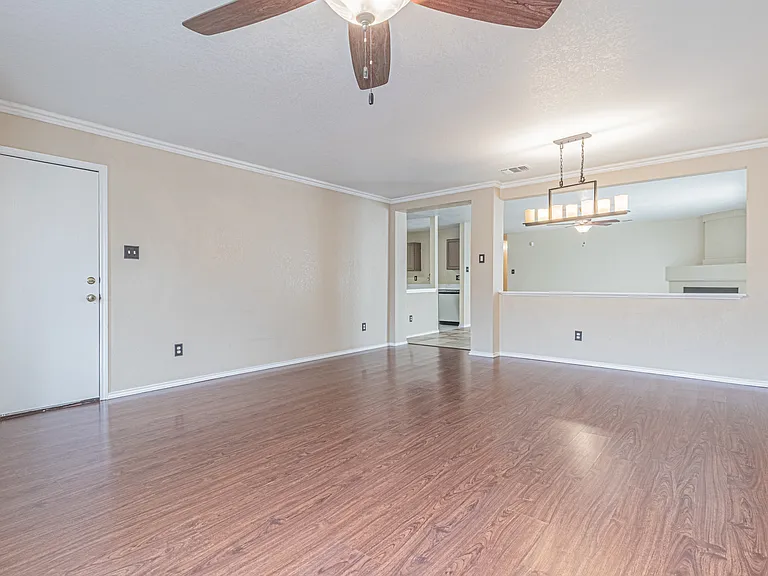 11244 Vollmer Ln — Photo 6