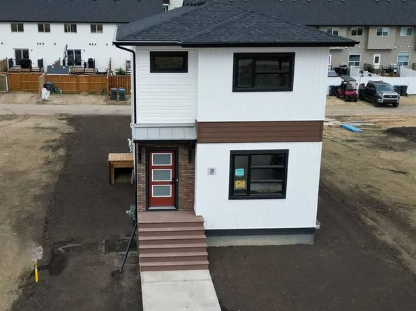 29 S Ian Way, Sylvan Lake, AB T4S 0W5