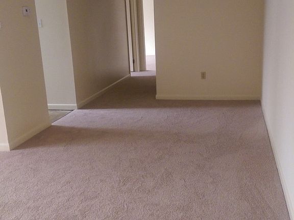 Dining area/hallway