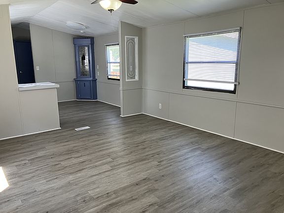 2nd image of 3000 Tuttle Creek Blvd #52