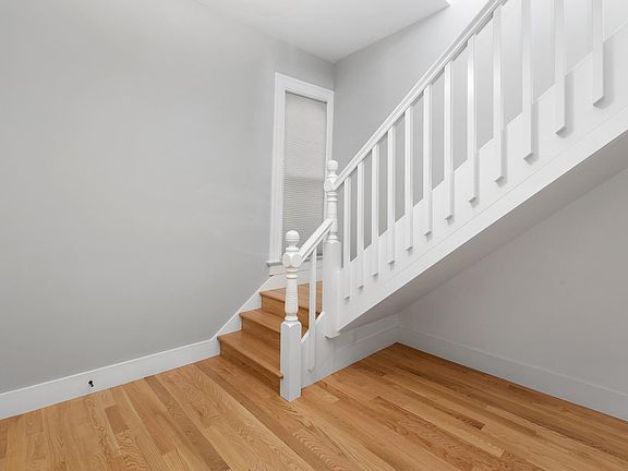 4th image of 239 Fillmore St #B