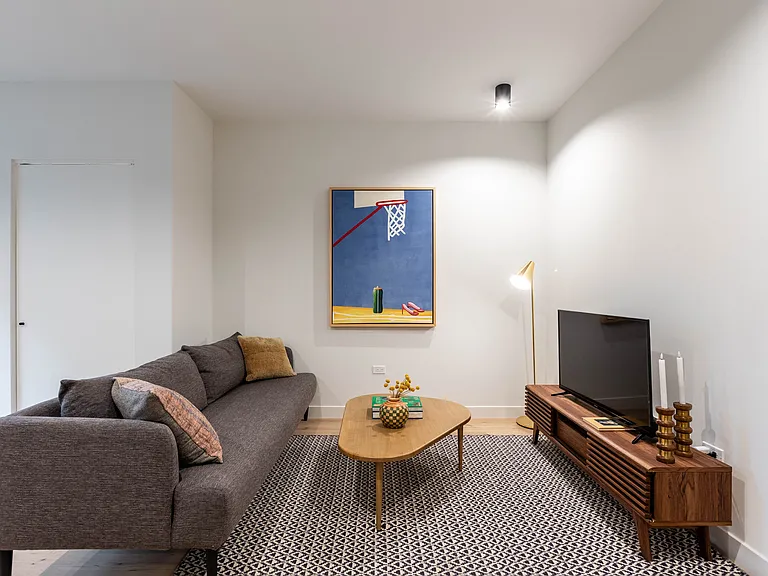 1712 Oak #203 (former model unit)