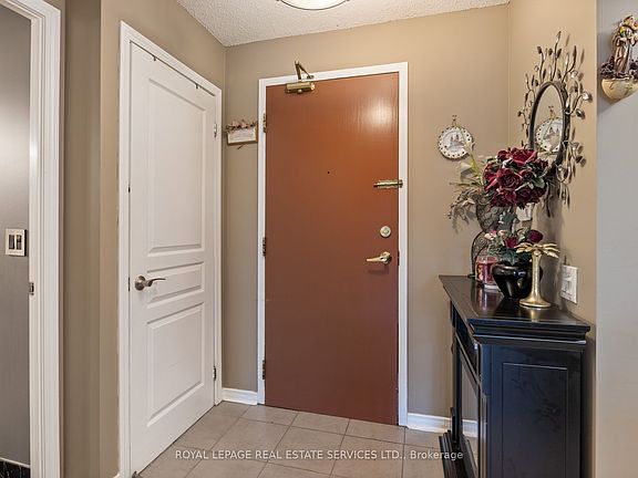 4th image of 9 Northern Heights Dr #101