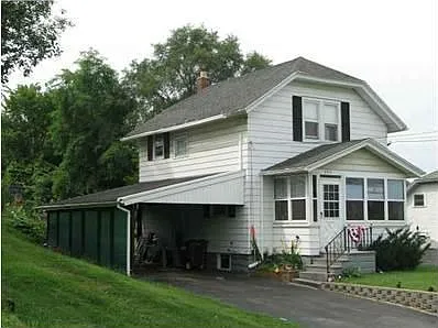 2713 Tyson St photo 1