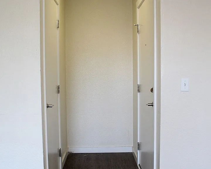9222 N Lombard St — Photo 8